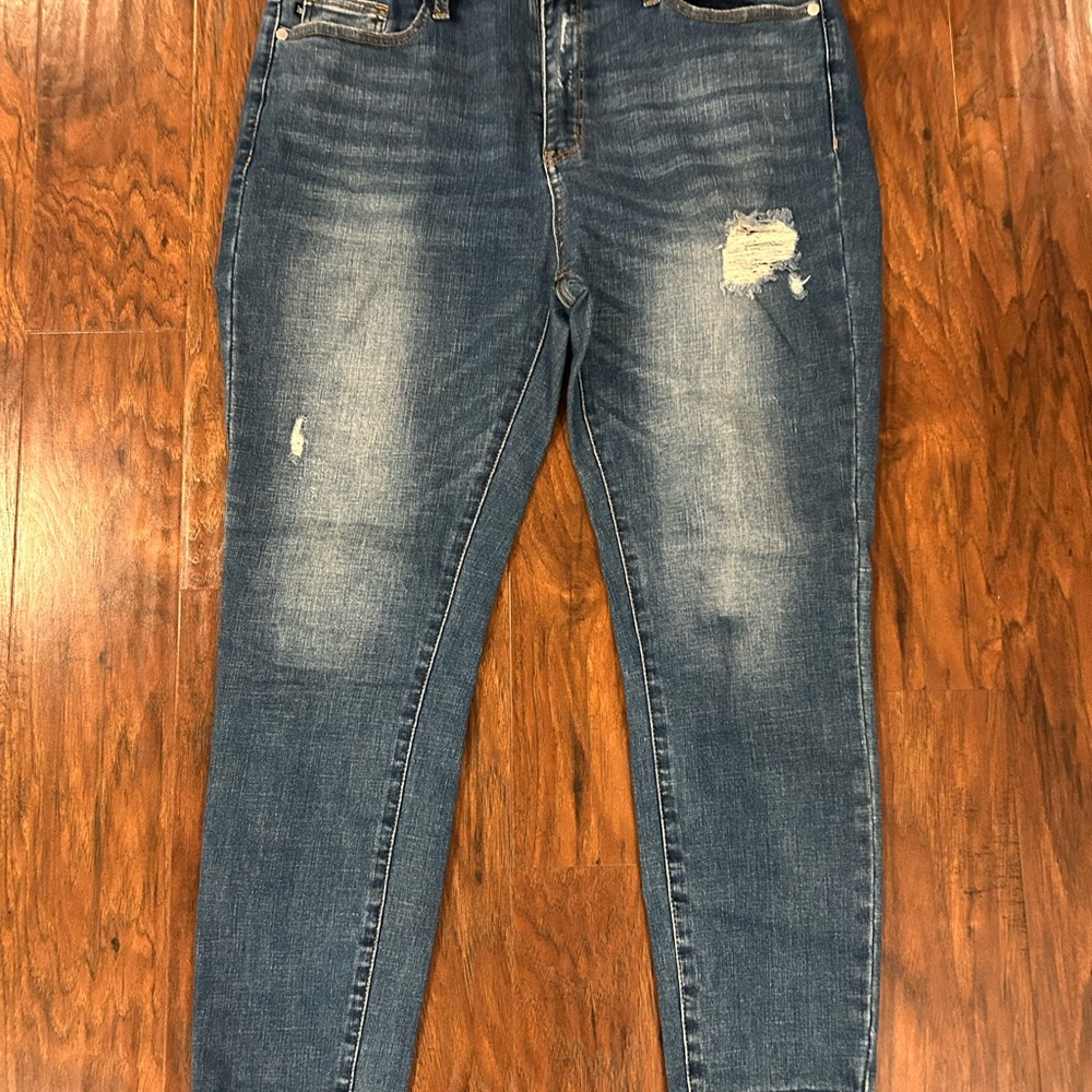 Judy Blue Distressed Skinny Jeans in Dark Blue- like new!